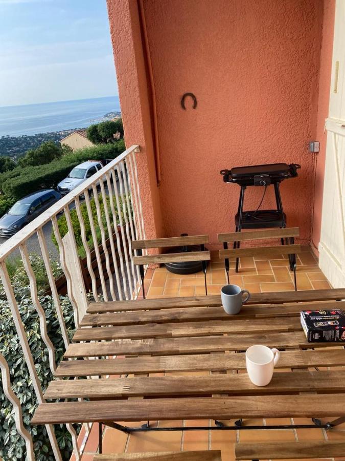 Location Vacance Vue Mer 4 A 6 Personnes Cavalaire-sur-Mer Eksteriør bilde
